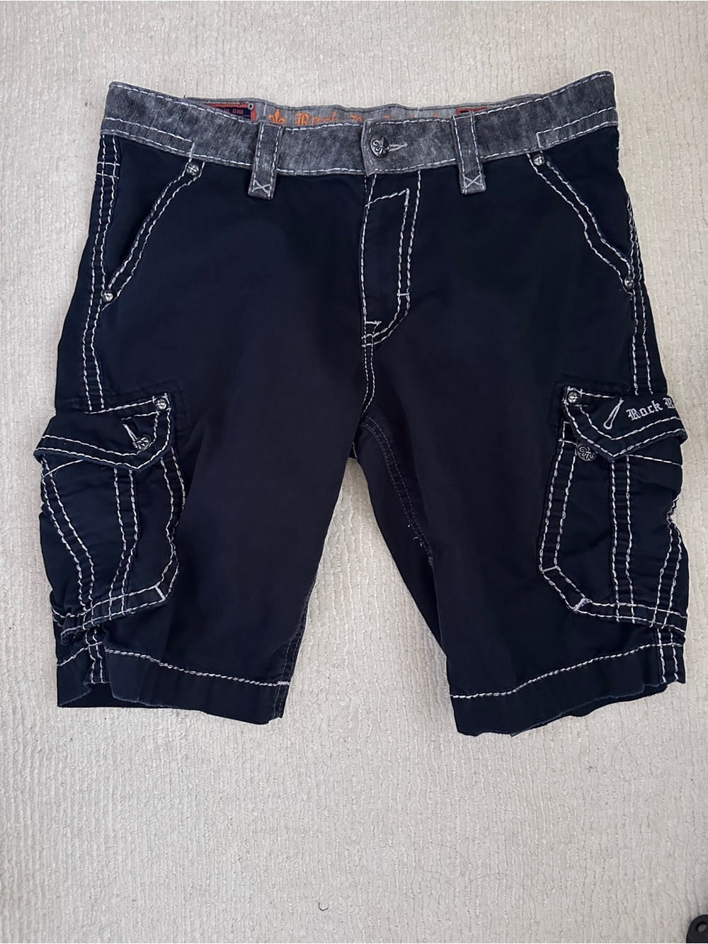 Rock Revival Men's Classic Black Cargo Shorts Contrast Thick Stitch Y2K Sz 38x23